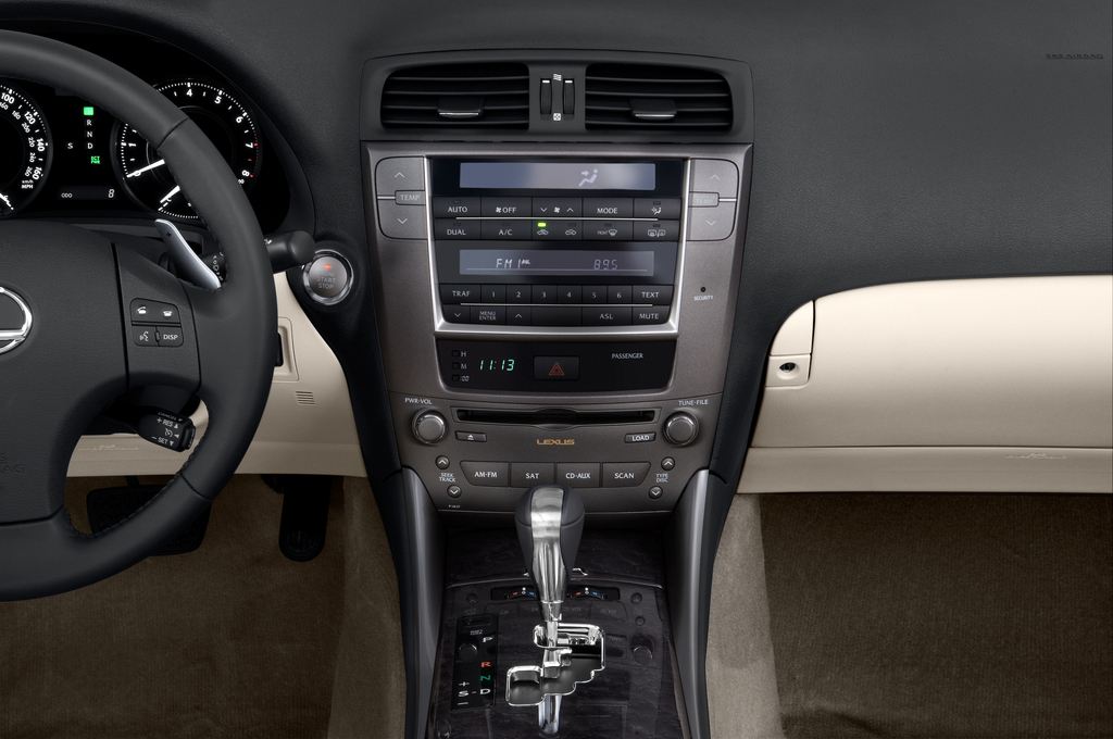 Lexus IS (Baujahr 2010) IS 250C 2 Türen Mittelkonsole