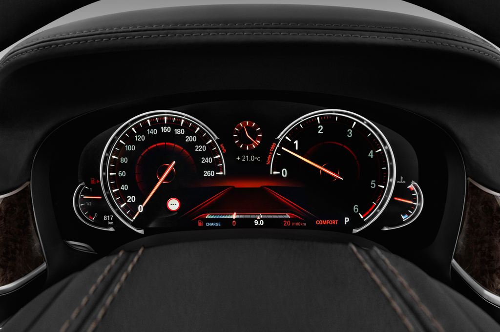 BMW 7 Series (Baujahr 2016) - 4 Türen Tacho und Fahrerinstrumente
