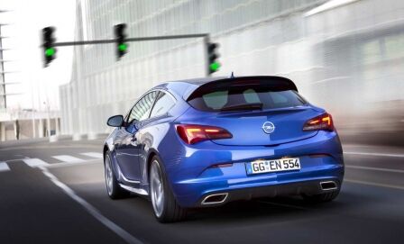 Opel Astra OPC - Starker Blitz