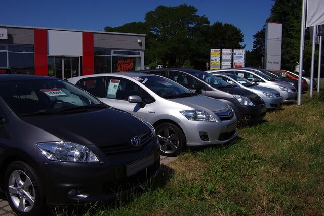 Gebrauchtwagenmarkt - Kleinwagen und SUV finden am schnellsten Käufer