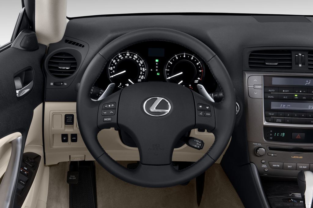 Lexus IS (Baujahr 2010) IS 250C 2 Türen Lenkrad