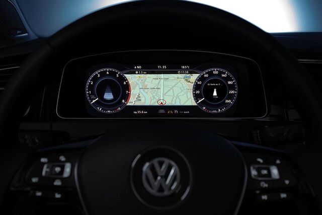 Ratgeber: Navigation im Auto - Preiswerte App oder komfortables Spezialgerät?