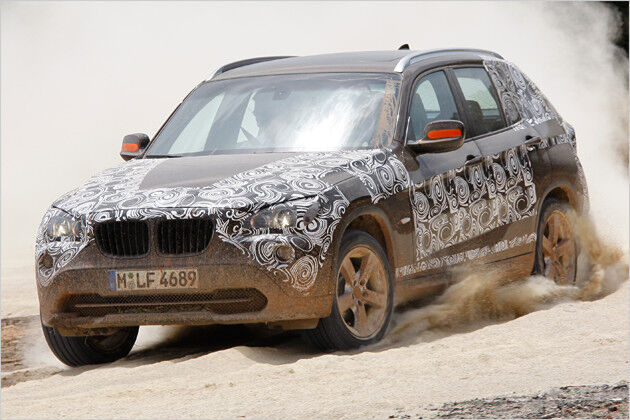 BMW X1 23d xDrive: Wir sind mit leichter Tarnung unterwegs