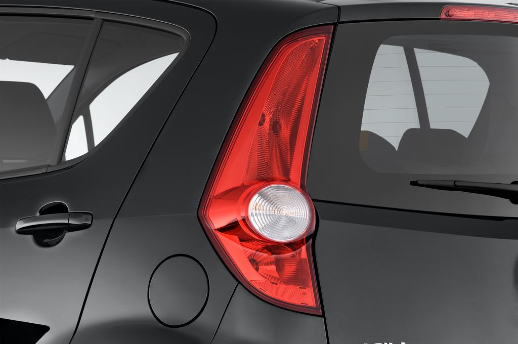 Opel Agila (Baujahr 2011) Edition 5 Türen Rücklicht