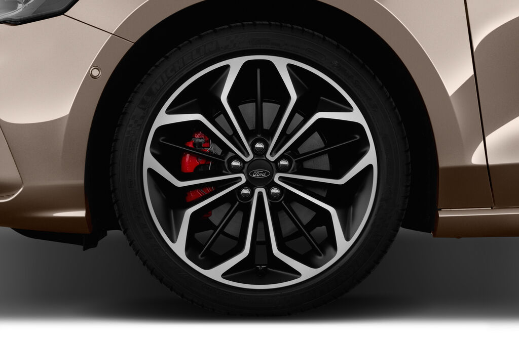 Ford Focus Turnier (Baujahr 2019) ST-Line 5 Türen Reifen und Felge