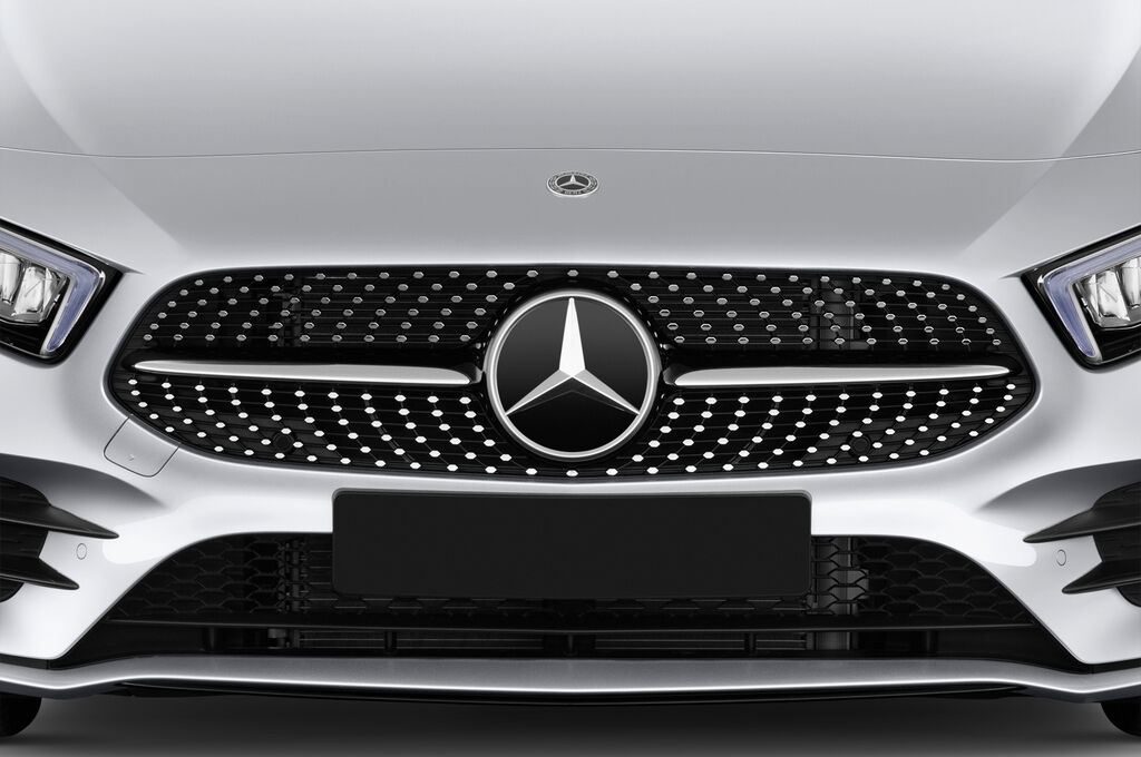 Mercedes A Class (Baujahr 2019) - 4 Türen Kühlergrill und Scheinwerfer
