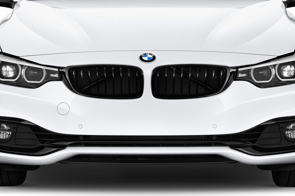 BMW 4 Series Gran Coupe (Baujahr 2018) Sport Line 5 Türen Kühlergrill und Scheinwerfer