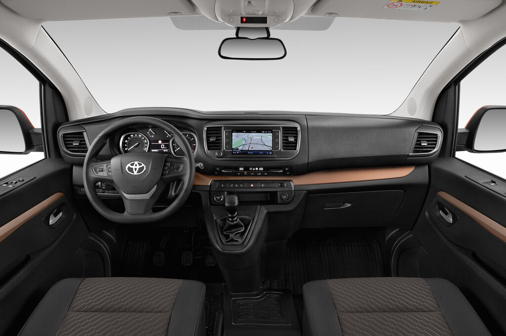 Toyota Proace Verso (Baujahr 2018) Family 5 Türen Cockpit und Innenraum
