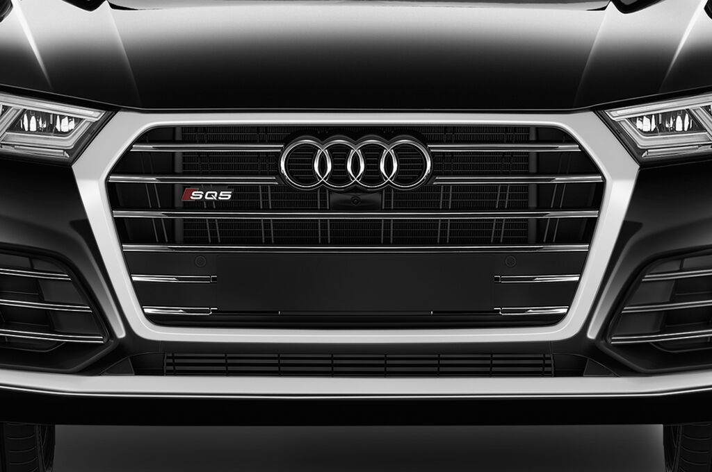 Audi SQ5 (Baujahr 2018) - 5 Türen Kühlergrill und Scheinwerfer