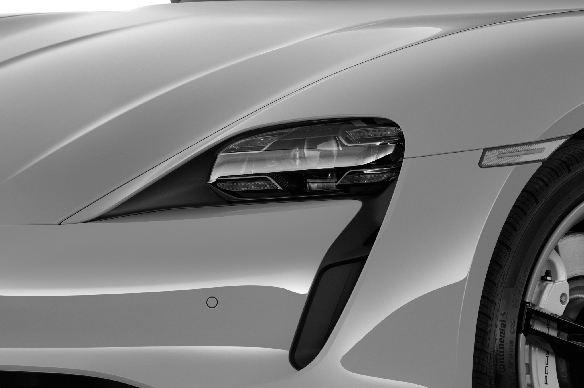 Porsche Taycan (Baujahr 2021) 4S 4 Türen Scheinwerfer