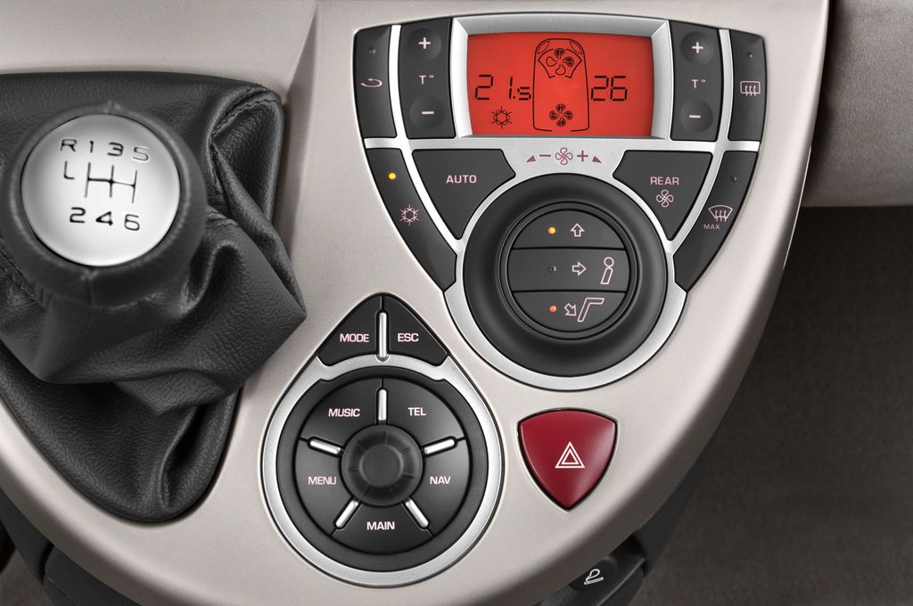 Peugeot 807 (Baujahr 2011) Allure 5 Türen Temperatur und Klimaanlage