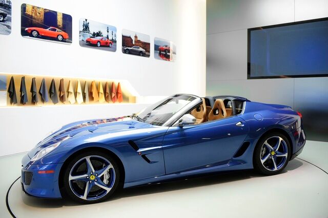 Ferrari Superamerica 45 - Millionär schenkt sich Spezial-Cabrio