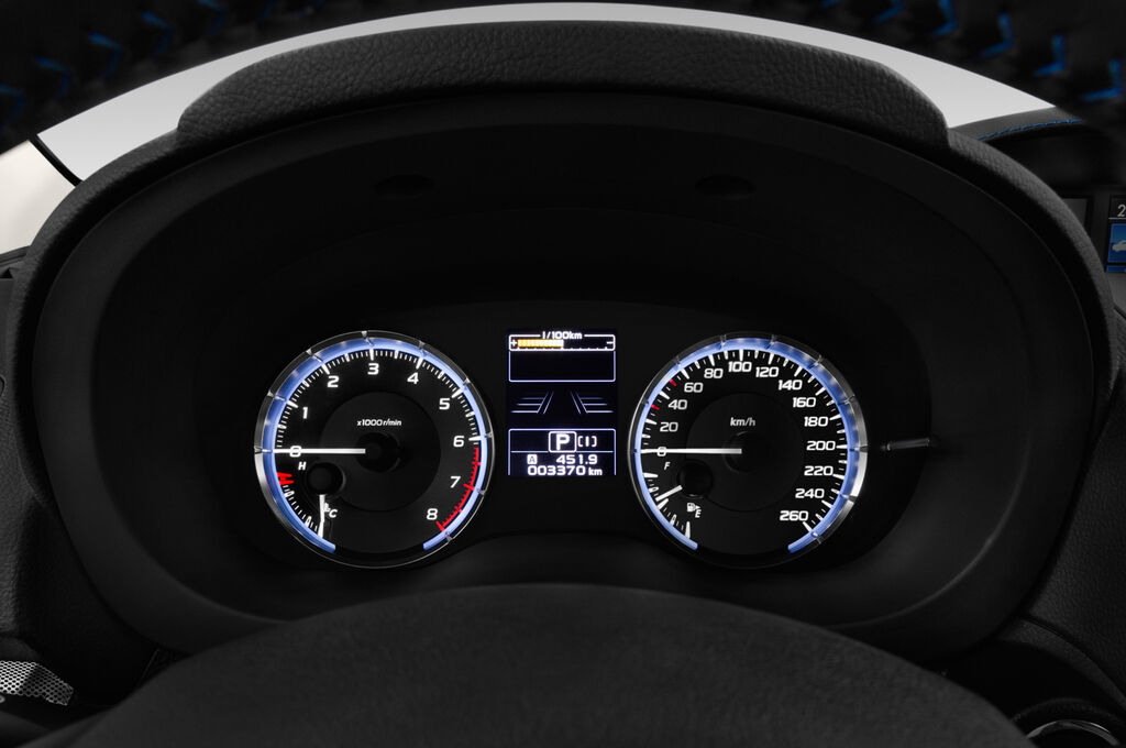 Subaru Levorg (Baujahr 2018) Sport 5 Türen Tacho und Fahrerinstrumente