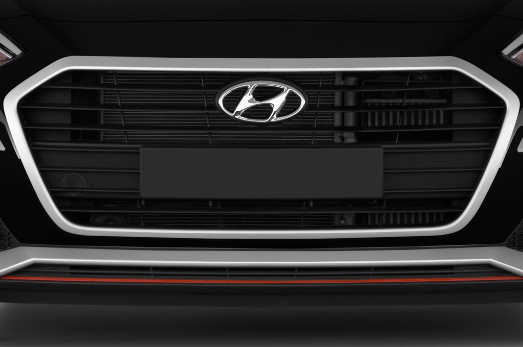 Hyundai I30 (Baujahr 2015) Turbo 5 Türen Kühlergrill und Scheinwerfer