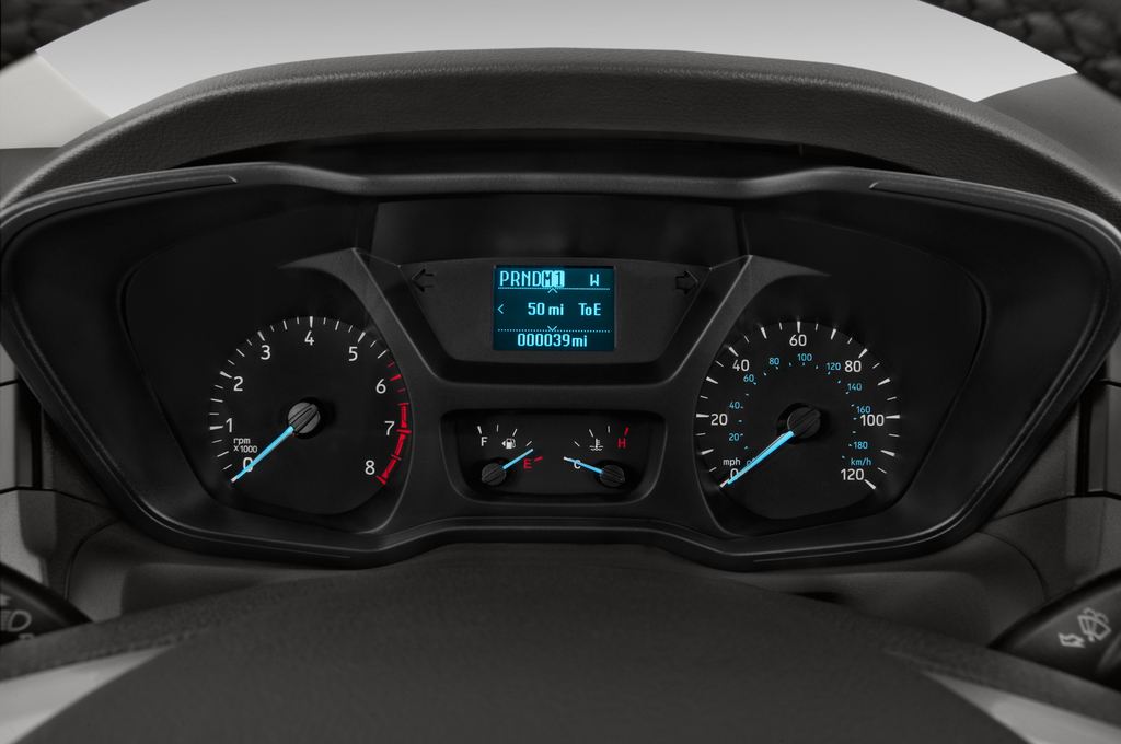 Ford Transit (Baujahr 2015) Basis L2H2 4 Türen Tacho und Fahrerinstrumente