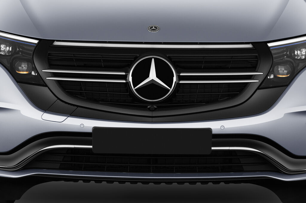 Mercedes EQC (Baujahr 2019) - 5 Türen Kühlergrill und Scheinwerfer