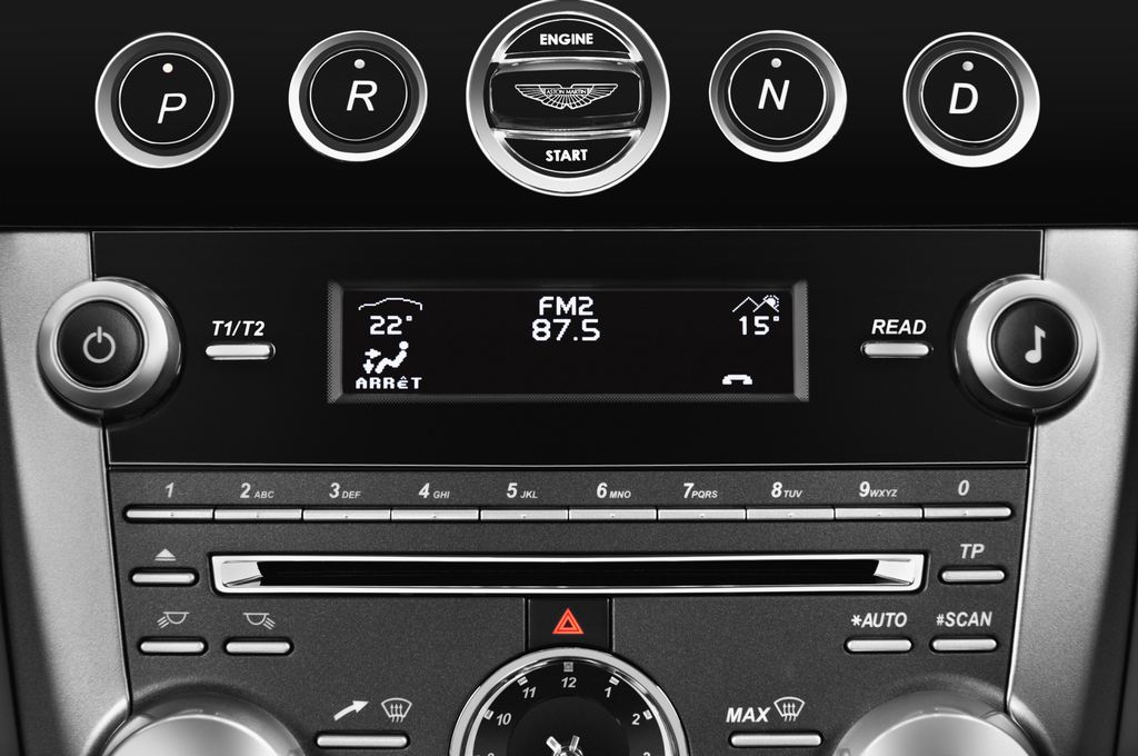 Aston Martin Virage (Baujahr 2012) - 2 Türen Radio und Infotainmentsystem