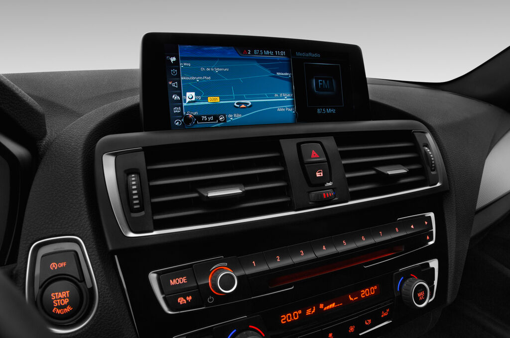 BMW 1 Series (Baujahr 2018) M Sport Ultimate 3 Türen Radio und Infotainmentsystem