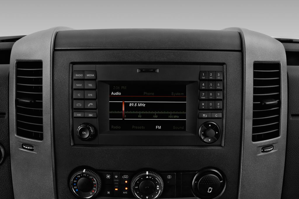 Mercedes Sprinter (Baujahr 2017) - 4 Türen Radio und Infotainmentsystem