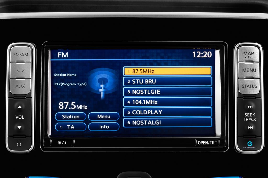 Nissan E-NV200 Evalia (Baujahr 2016) Tekna 5 Türen Radio und Infotainmentsystem