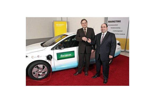 Renault übergibt erstes E-Fahrzeug an Europcar