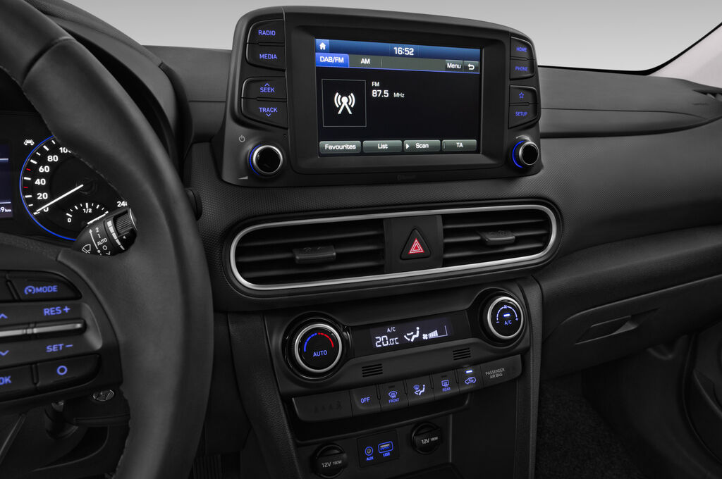 Hyundai Kona (Baujahr 2018) Select 5 Türen Radio und Infotainmentsystem