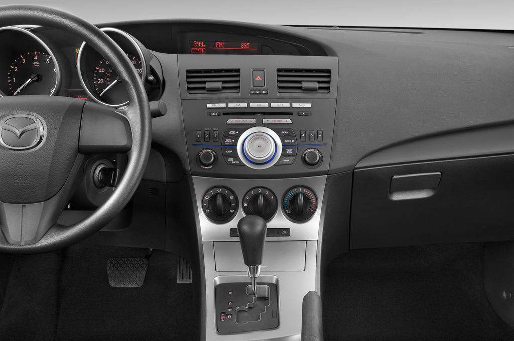 Mazda Mazda3 (Baujahr 2009) Center-Line 4 Türen Mittelkonsole