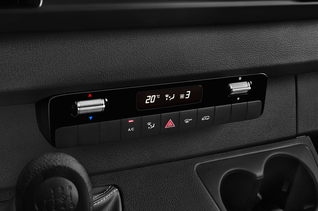 Mercedes Sprinter Box Van (Baujahr 2019) - 2 Türen Temperatur und Klimaanlage