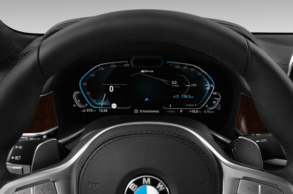 BMW 7 Series (Baujahr 2020) M Sport 4 Türen Tacho und Fahrerinstrumente