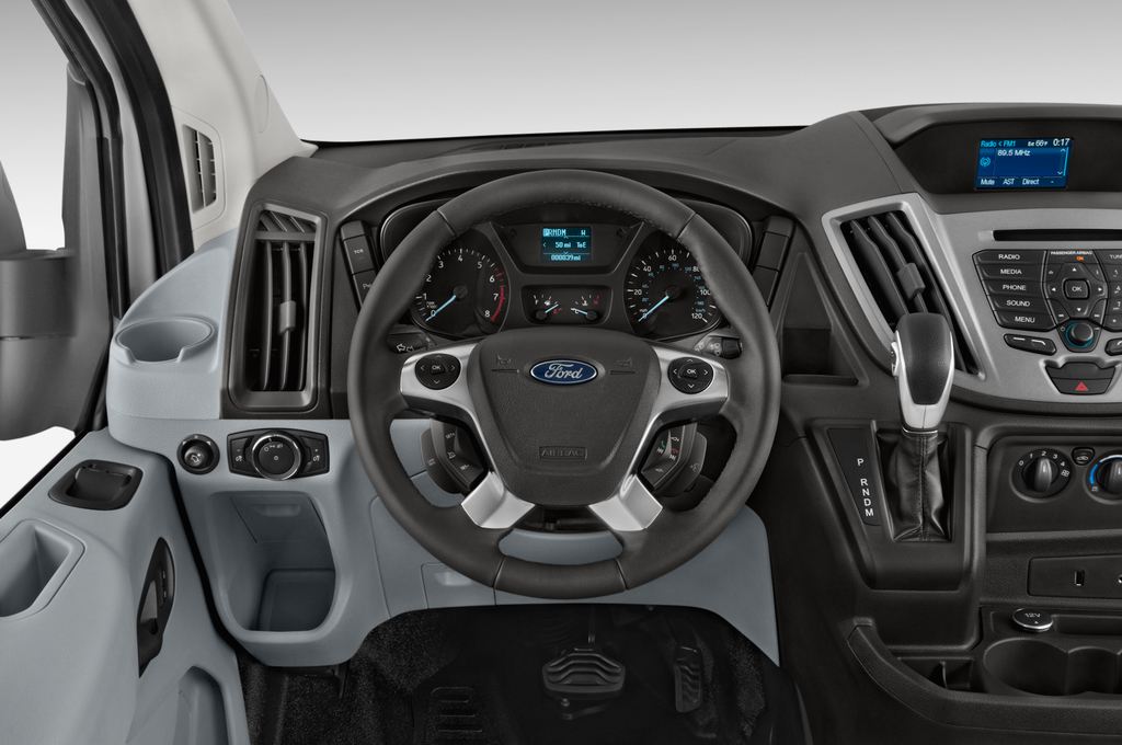 Ford Transit (Baujahr 2015) Basis L2H2 4 Türen Lenkrad