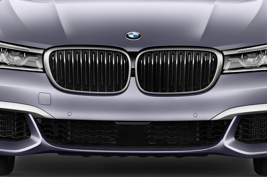 BMW 7 Series (Baujahr 2018) - 4 Türen Kühlergrill und Scheinwerfer