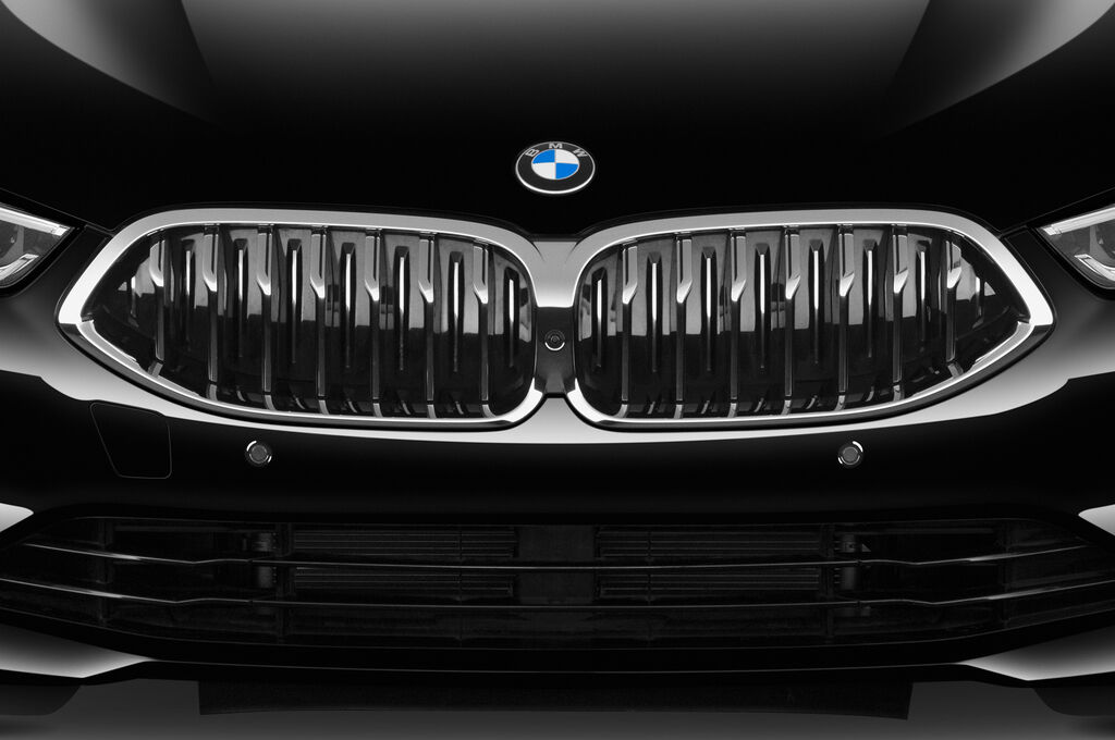 BMW 8 Series Gran Coupe (Baujahr 2019) Basis 4 Türen Kühlergrill und Scheinwerfer