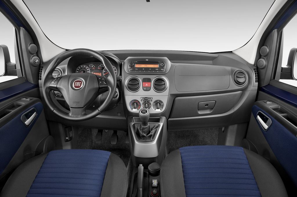 FIAT Qubo (Baujahr 2010) Dynamic 5 Türen Cockpit und Innenraum