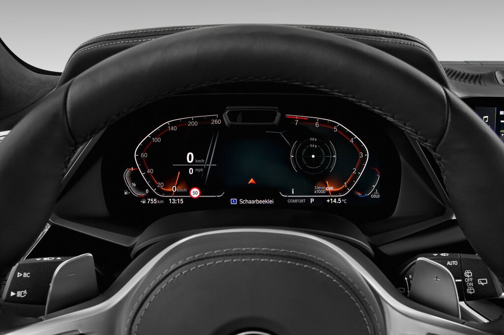BMW X7 (Baujahr 2019) M Sport 5 Türen Tacho und Fahrerinstrumente