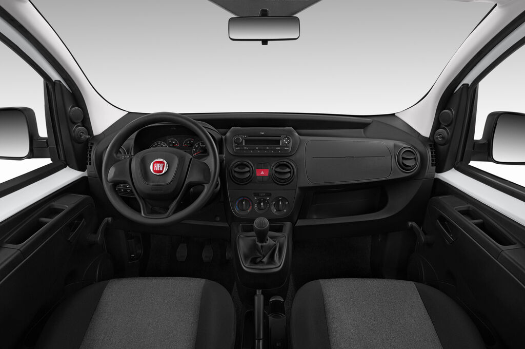 FIAT Fiorino Combi (Baujahr 2018) Basis 5 Türen Cockpit und Innenraum