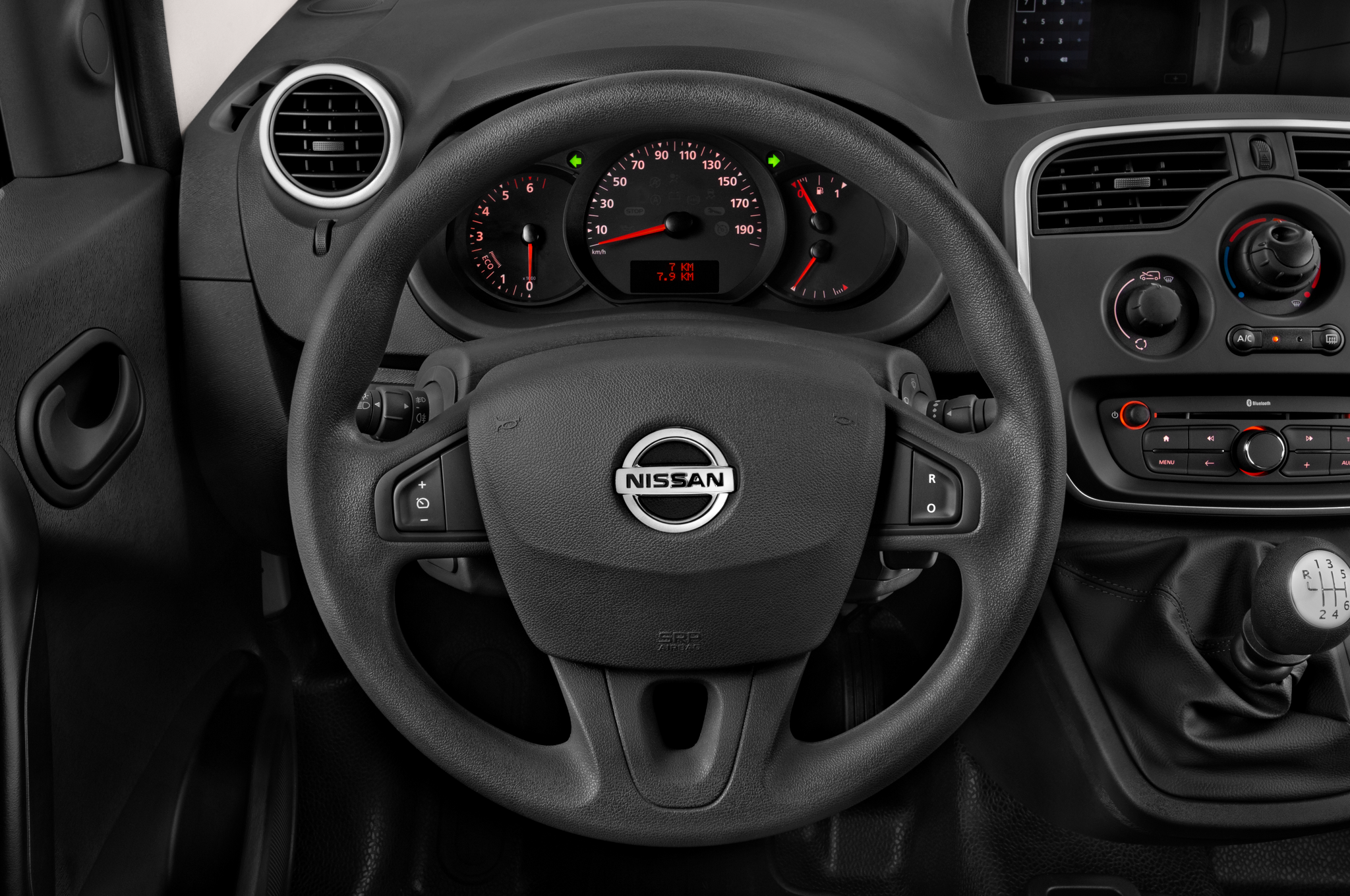 Nissan NV250 (Baujahr 2020) Pro 5 Türen Lenkrad
