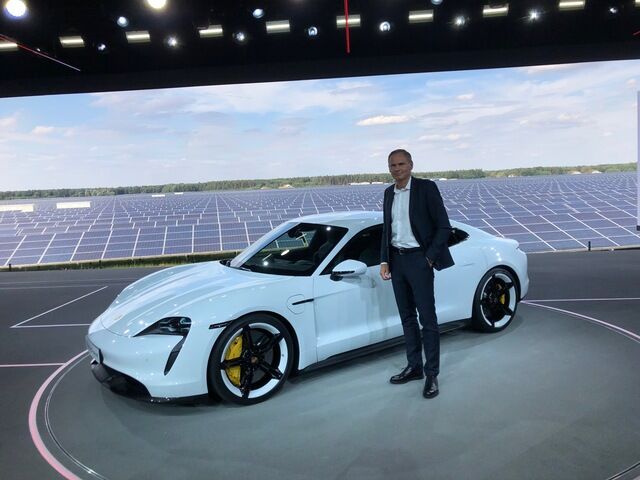 Premiere: Porsche Taycan - Saubere Kraft in schöner Form