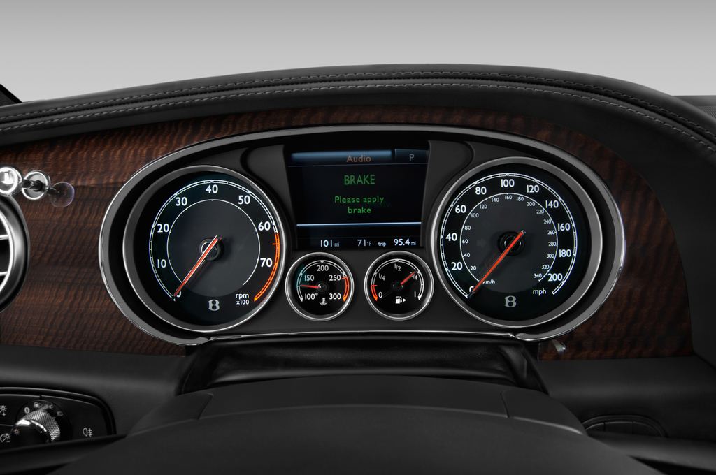 Bentley Continental GTC (Baujahr 2015) V8 4Wd At 2 Türen Tacho und Fahrerinstrumente
