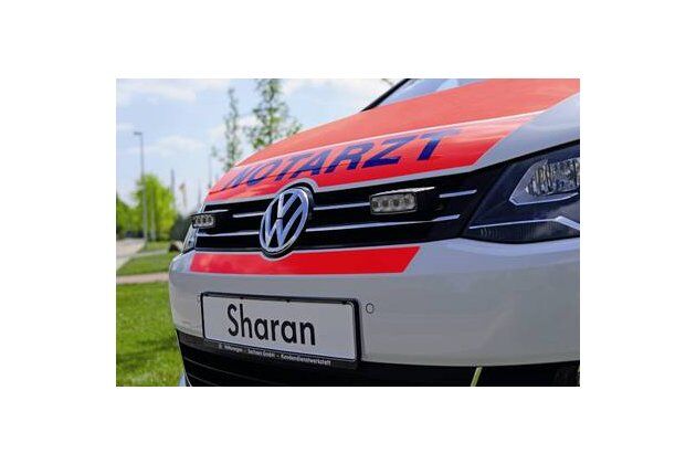 Weltpremiere: Sharan und Passat Variant als Notarzt-Fahrzeuge