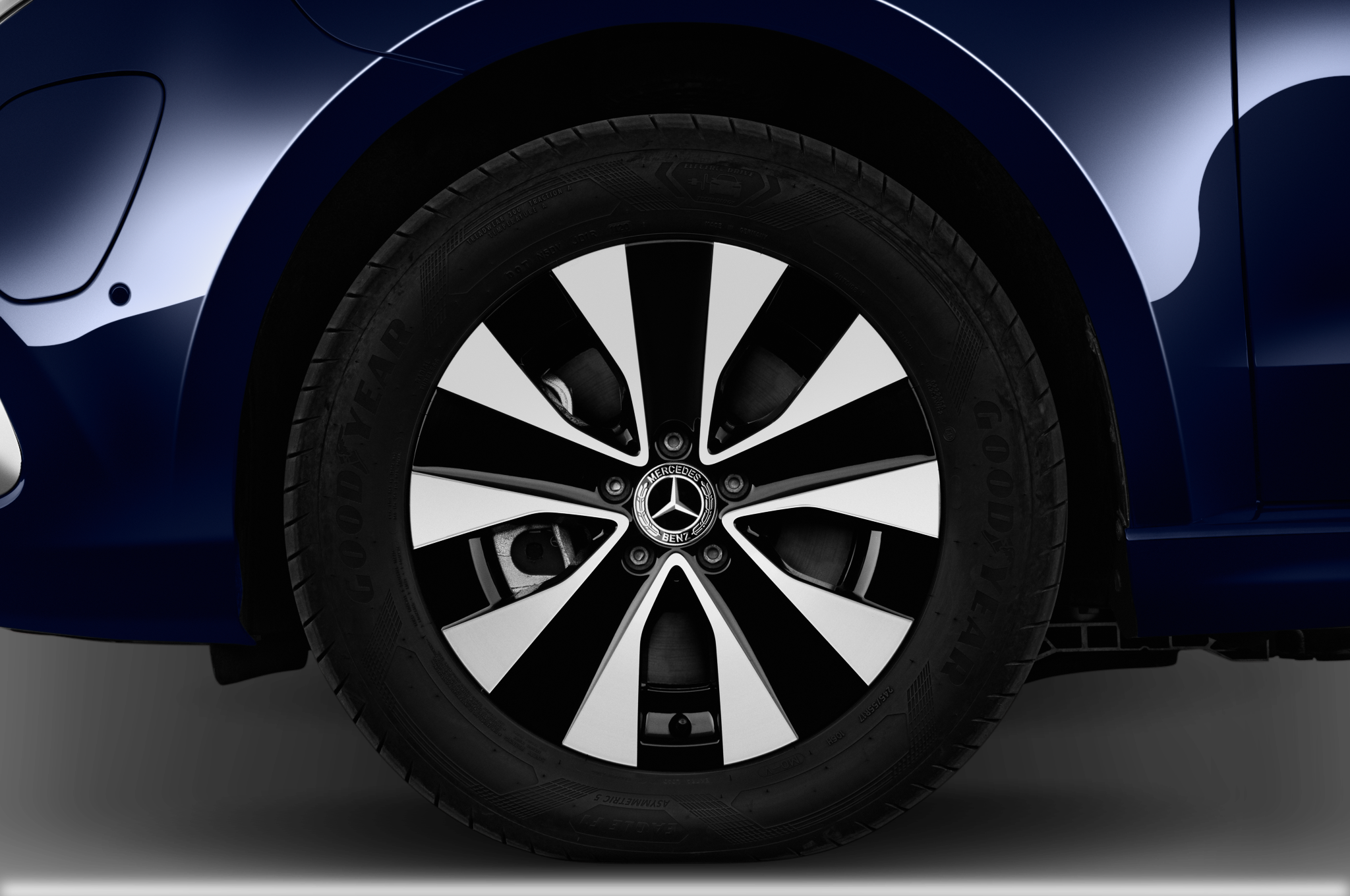 Mercedes EQV (Baujahr 2021) 300 Lang 5 Türen Reifen und Felge