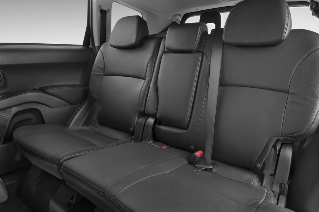 Citroen C-Crosser (Baujahr 2009) Exclusive 5 Türen Rücksitze