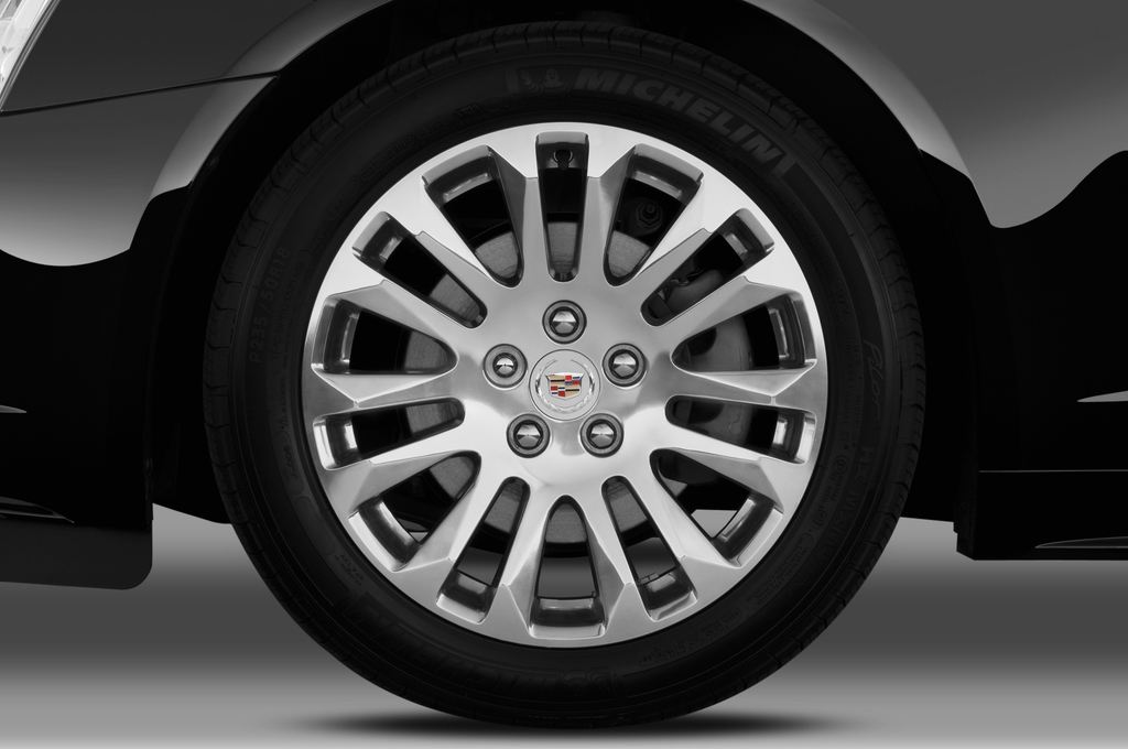 Cadillac CTS (Baujahr 2011) Sport Luxury 5 Türen Reifen und Felge