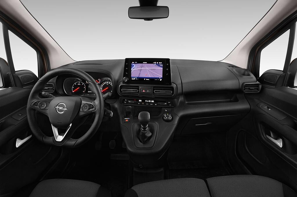 Opel Combo (Baujahr 2019) Edition 4 Türen Cockpit und Innenraum
