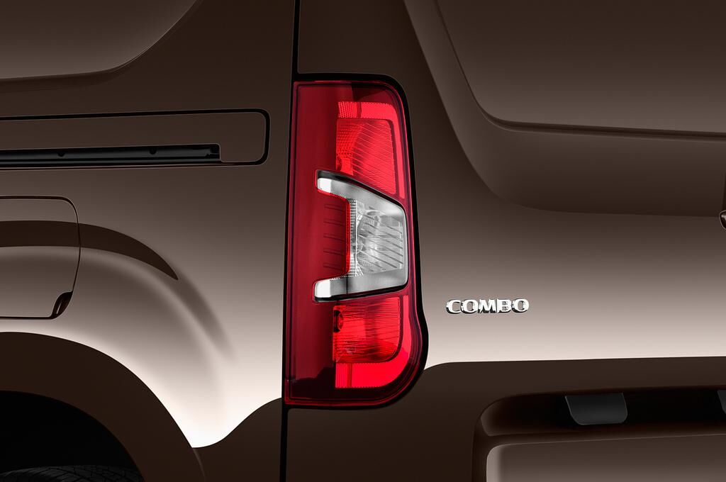 Opel Combo (Baujahr 2019) Edition 4 Türen Rücklicht