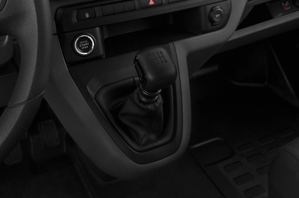Opel Vivaro (Baujahr 2020) Innovation DK 4 Türen Schalthebel
