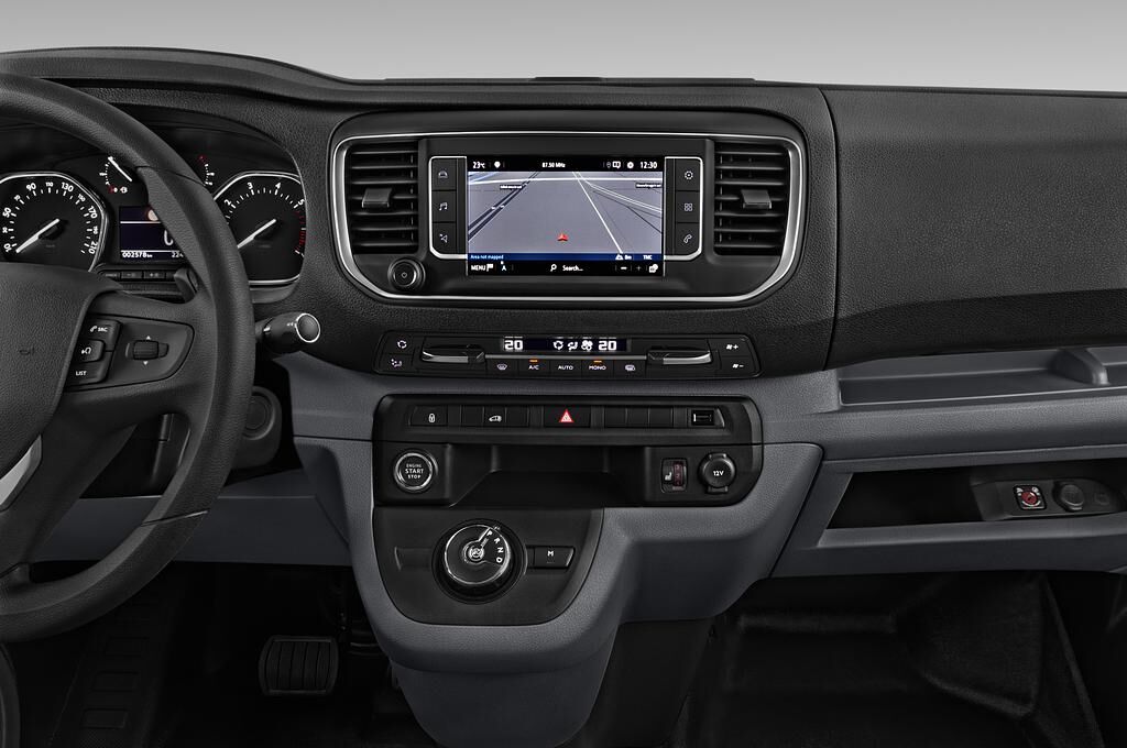 Opel Vivaro (Baujahr 2020) Innovation 4 Türen Mittelkonsole