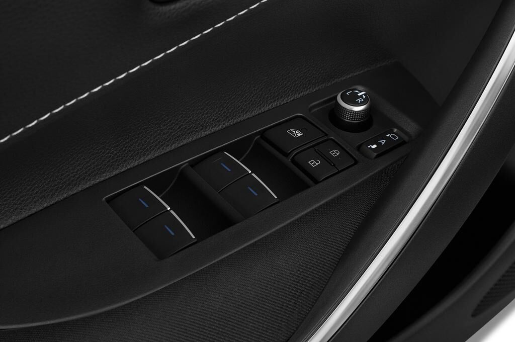 Toyota Corolla (Baujahr 2019) Comfort 5 Türen Bedienungselemente Tür
