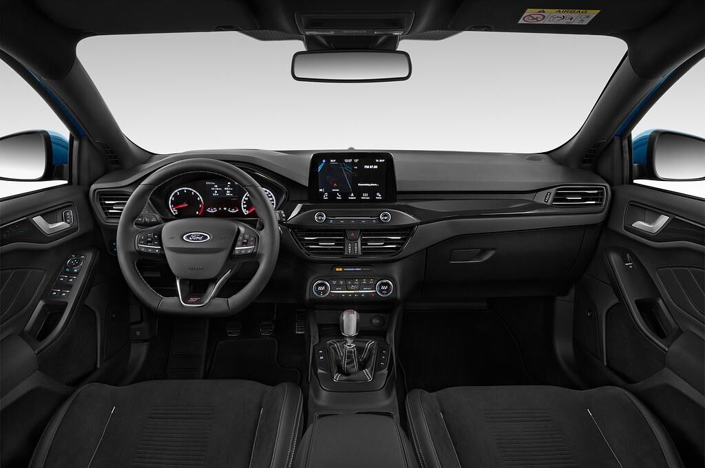 Ford Focus (Baujahr 2019) ST 5 Türen Cockpit und Innenraum