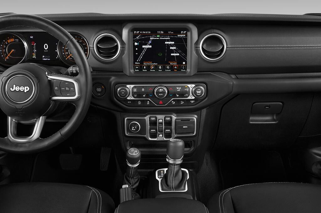 Jeep Wrangler Unlimited (Baujahr 2019) Sahara 5 Türen Mittelkonsole