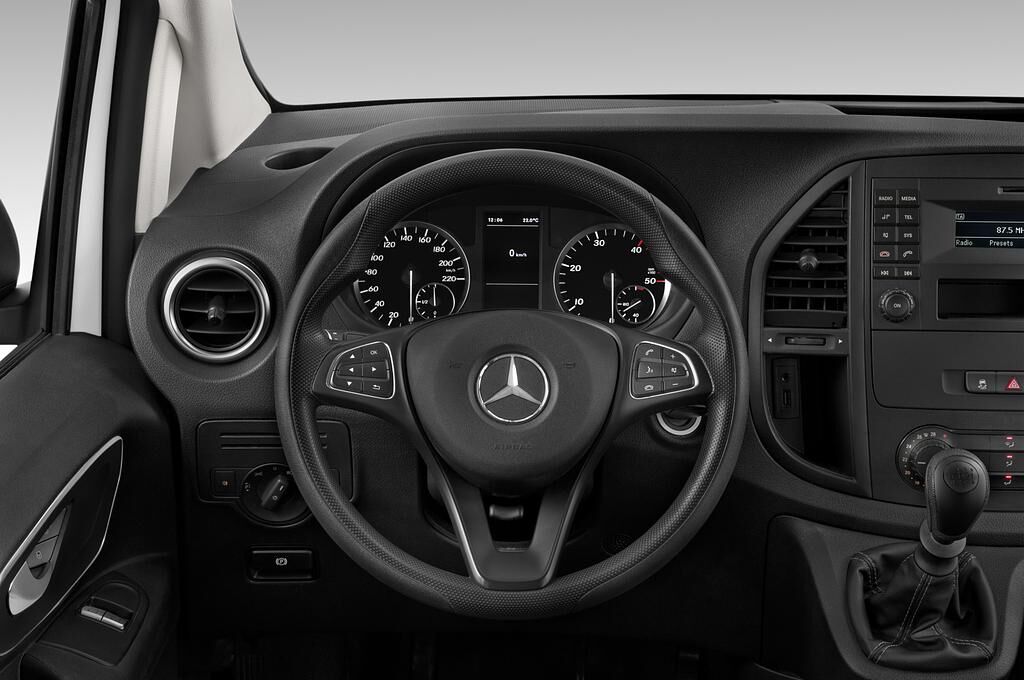 Mercedes Vito (Baujahr 2019) - 4 Türen Lenkrad